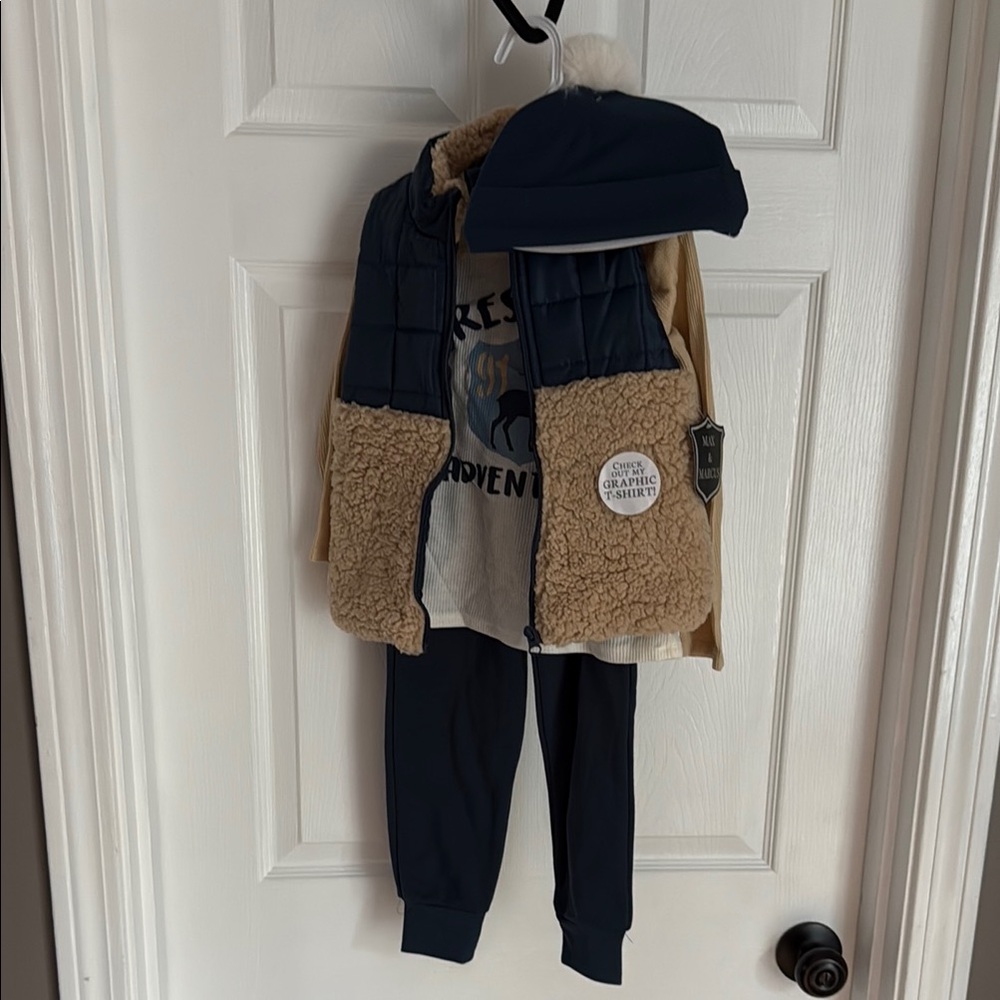 Max & Marcus Graphic long sleeve,Vest, sweat pants with Hat